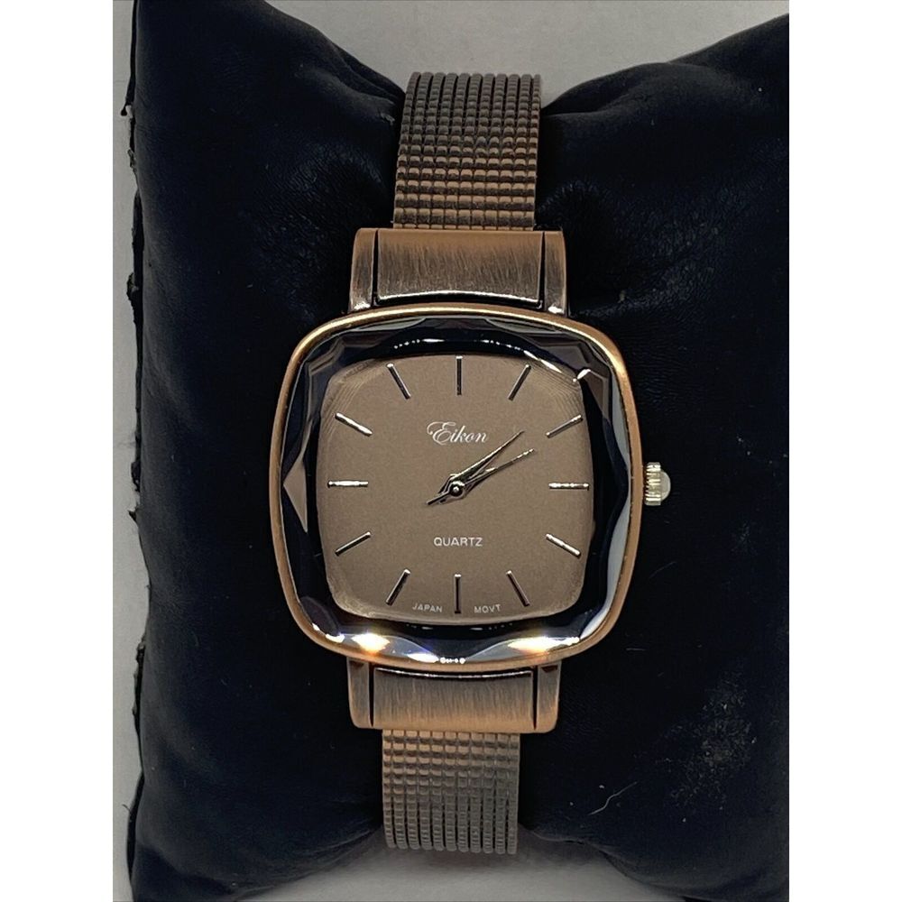 Eikon 1722 Women Champagne Gold Stainless Steel Analog Dial Bracelet Watch RQ610